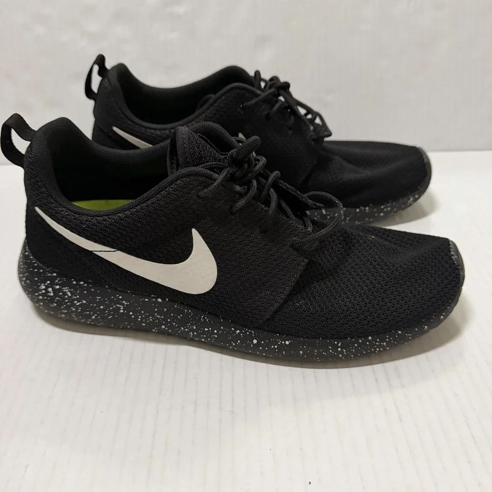 Nike Roshe One Shoes Womens 9.5 Black White Mesh Speckle Sneakers 855916-007